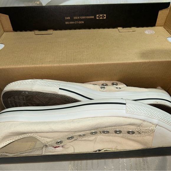 Converse Off-White Slip-On Shoes - Picture 10 of 12